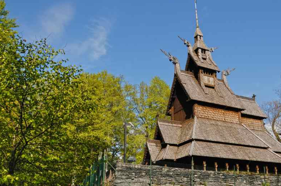 Keindahan Fantoft Stave Church