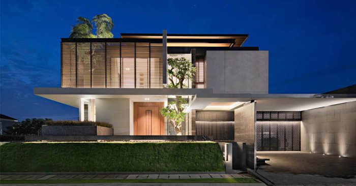 Rumah tropis dengan sentuhan modern